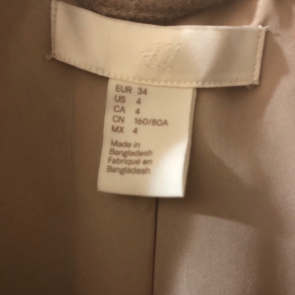 Light tan coat - Picture 3 of 5